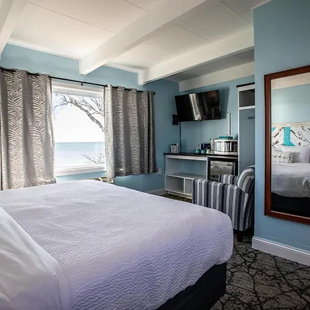 Beachfront Inn Baileys Harbor Exterior photo