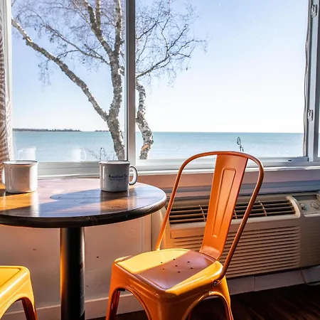 Beachfront Inn Baileys Harbor Exterior photo